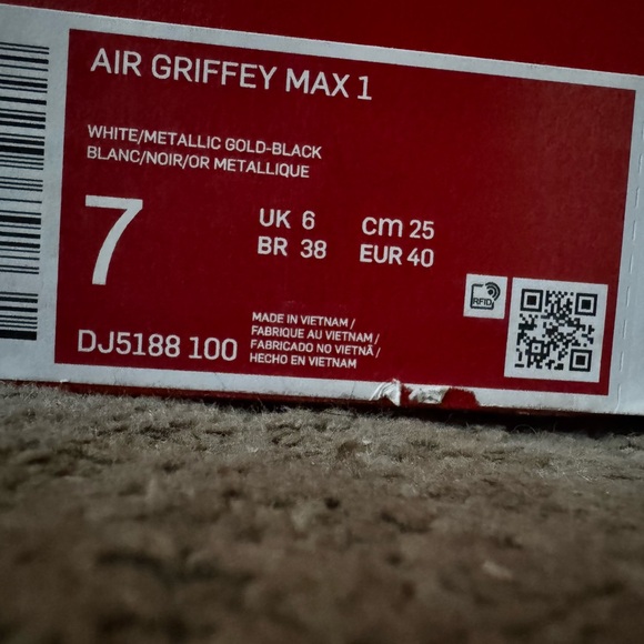 Nike Air Griffey Max 1 White Gold Black Sneakers worn once